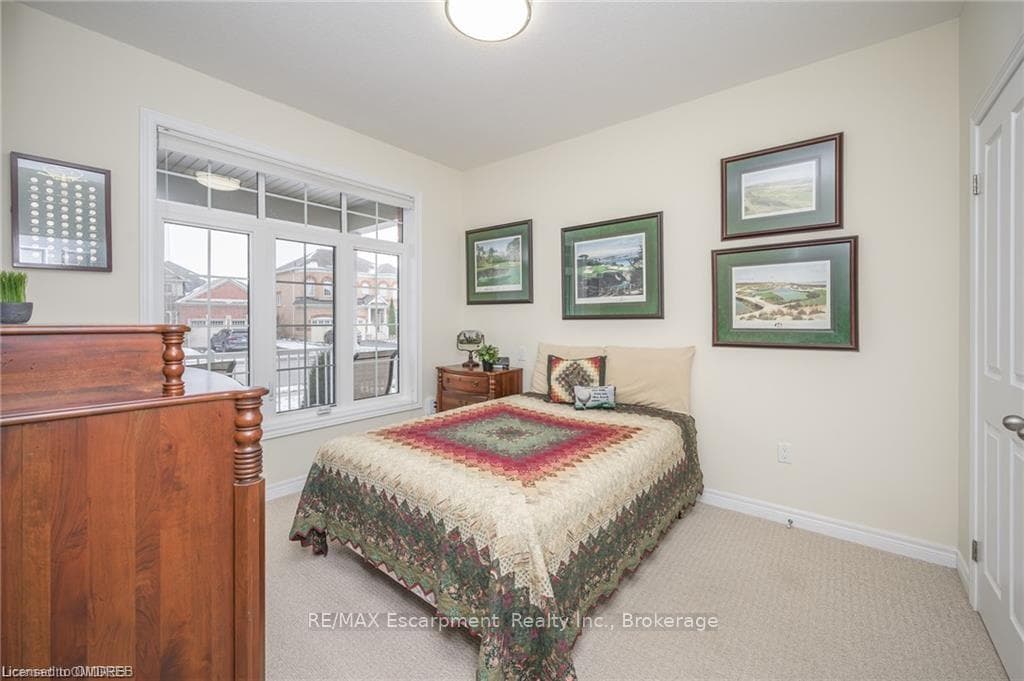4413 MANN STREET Street photo 9
