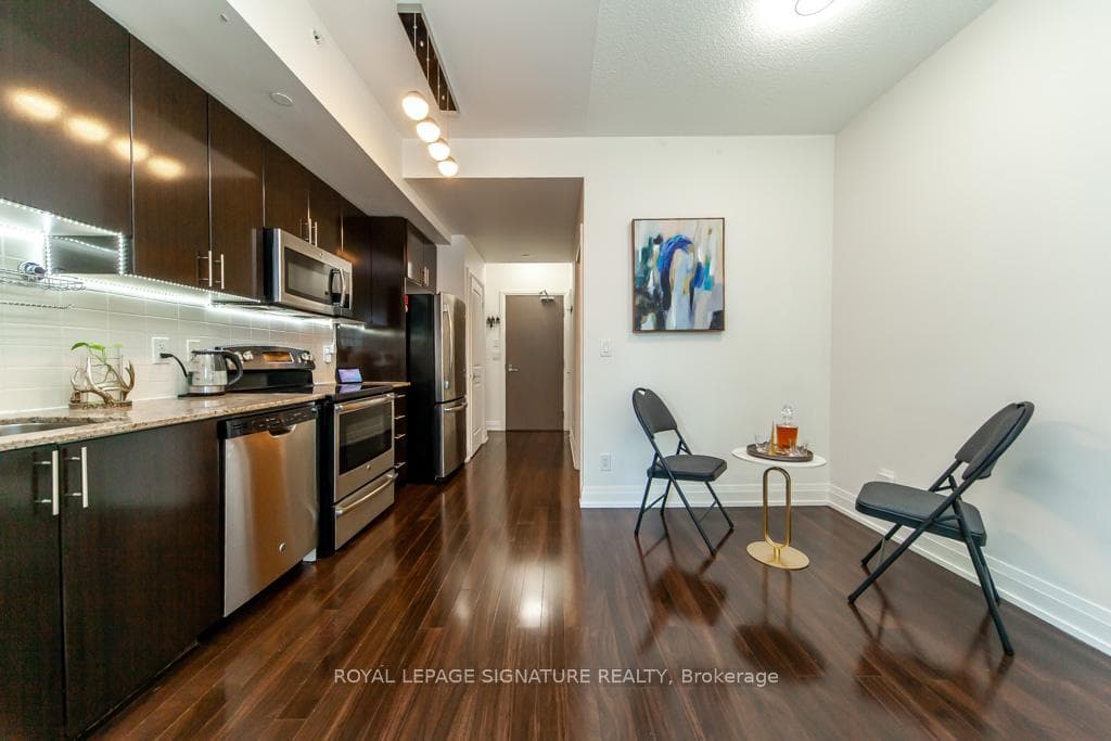 7165 Yonge Street Unit 905 photo 16