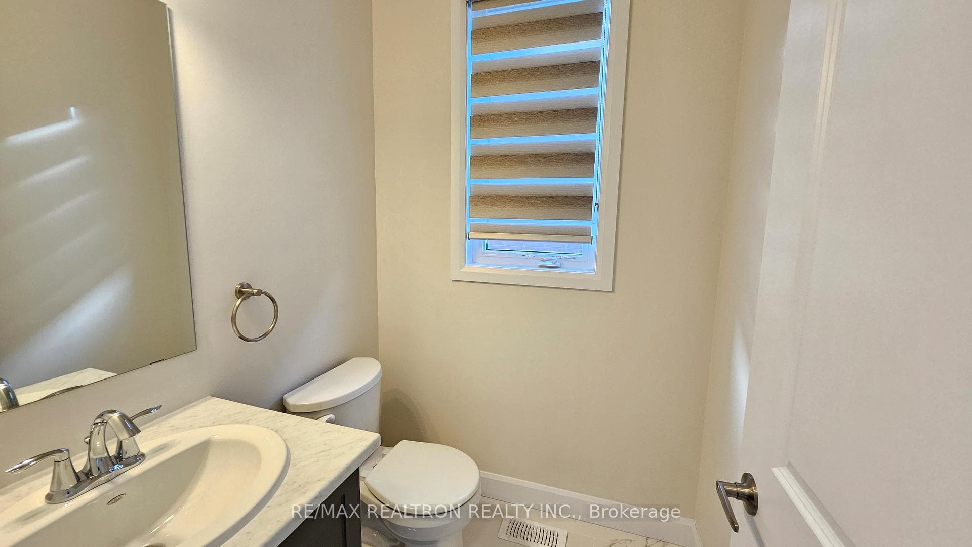 668 Lemay Grove photo 13