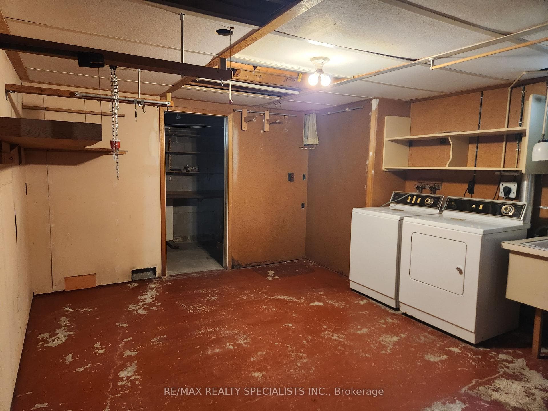 397 COOMBS Avenue photo 23