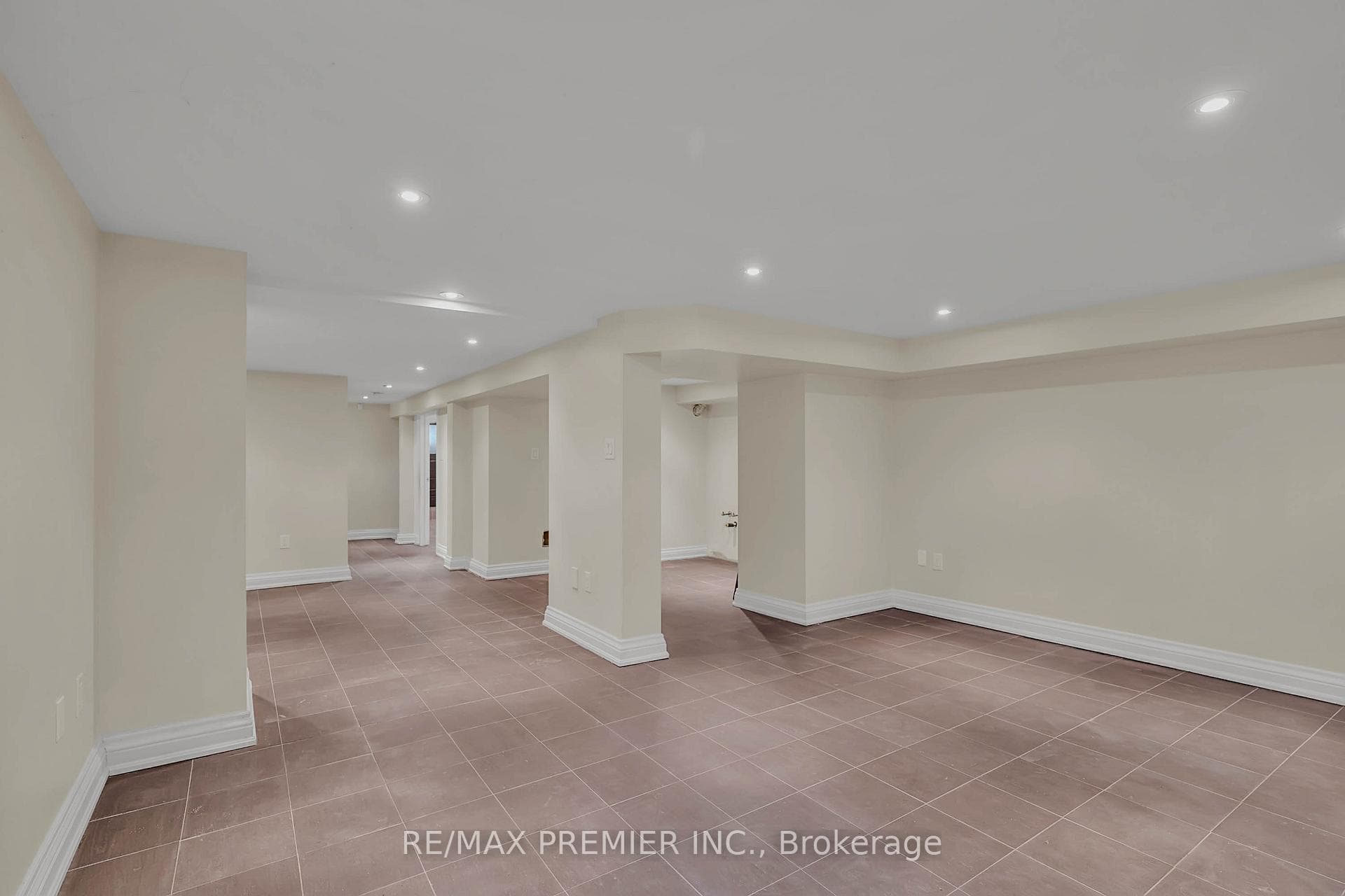 215 Grace Street photo 35