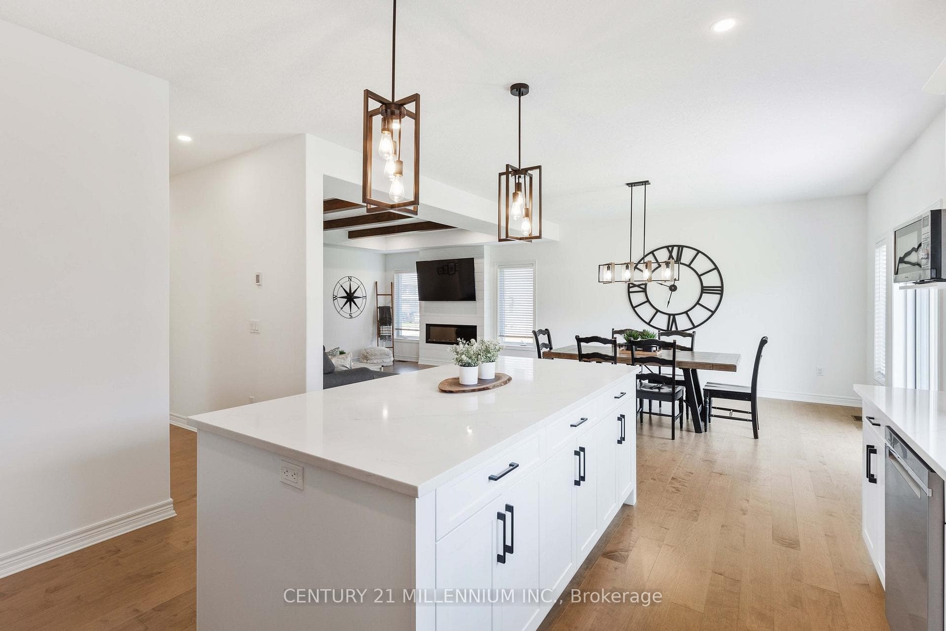 135 Plewes Drive photo 17