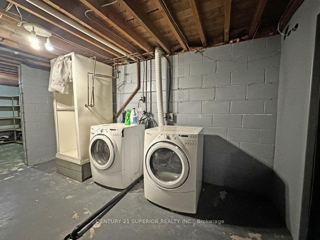 165 McKirdy Ave photo 36