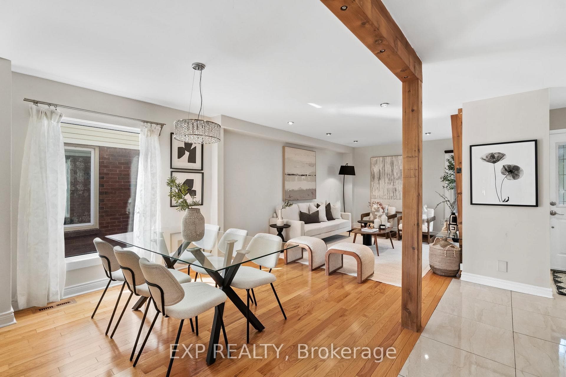 2064 Glenada Crescent photo 8