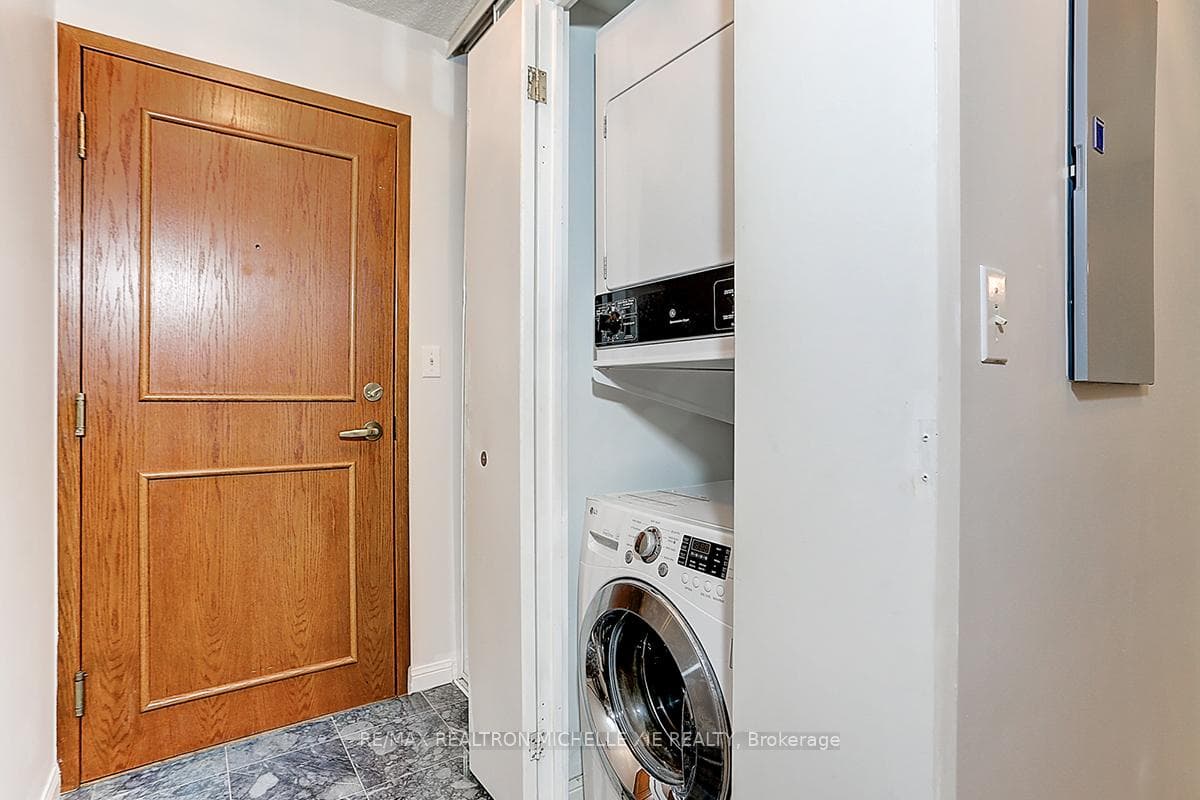 8 Lee Centre Drive Unit Unit503 photo 10