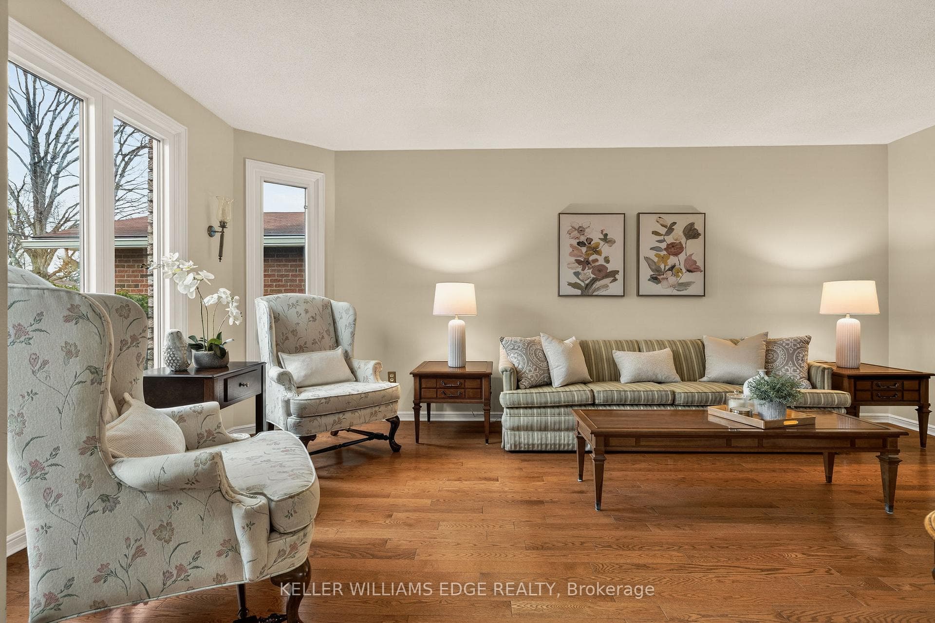 520 Woodview Road photo 5
