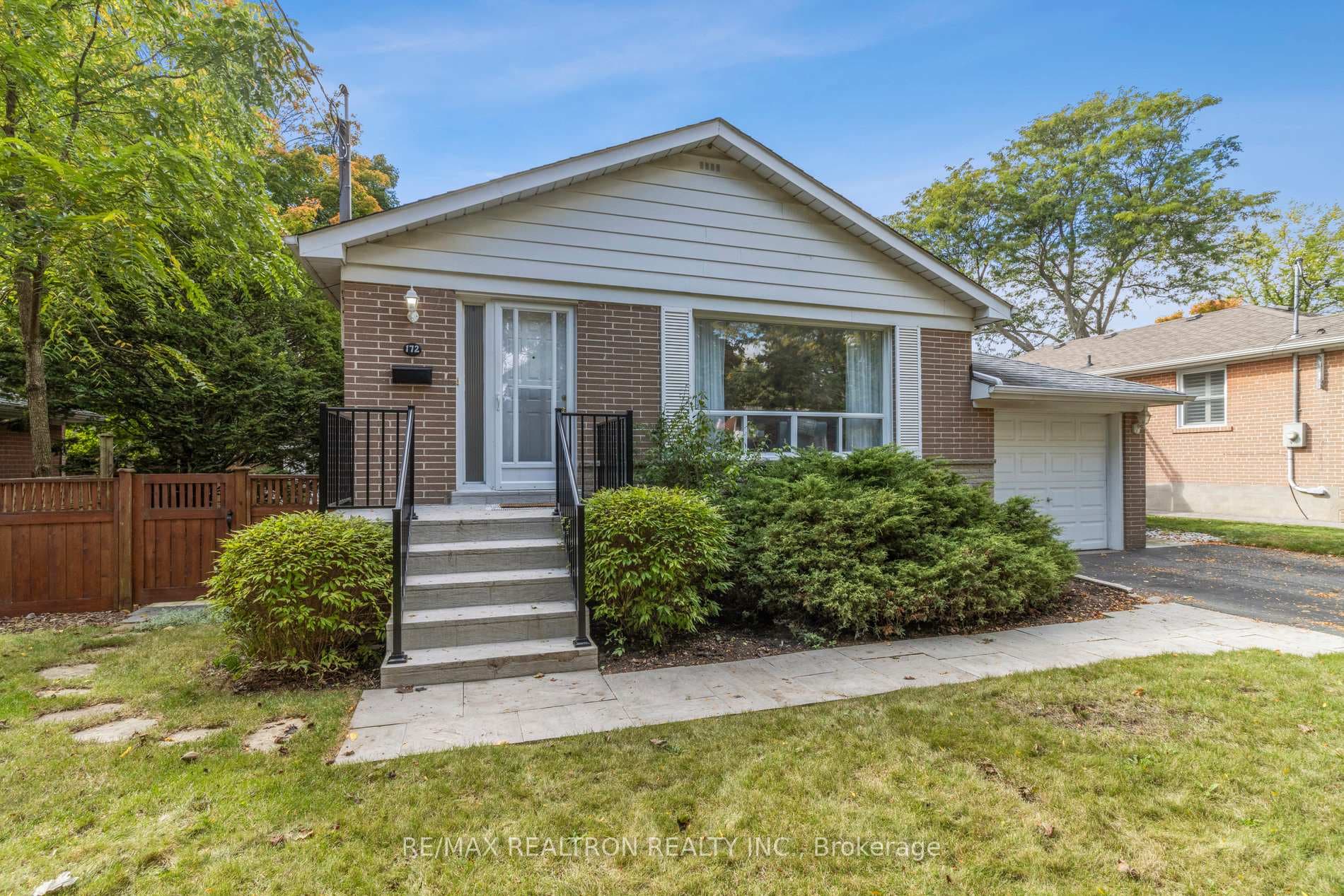 172 Parkston Court photo 4