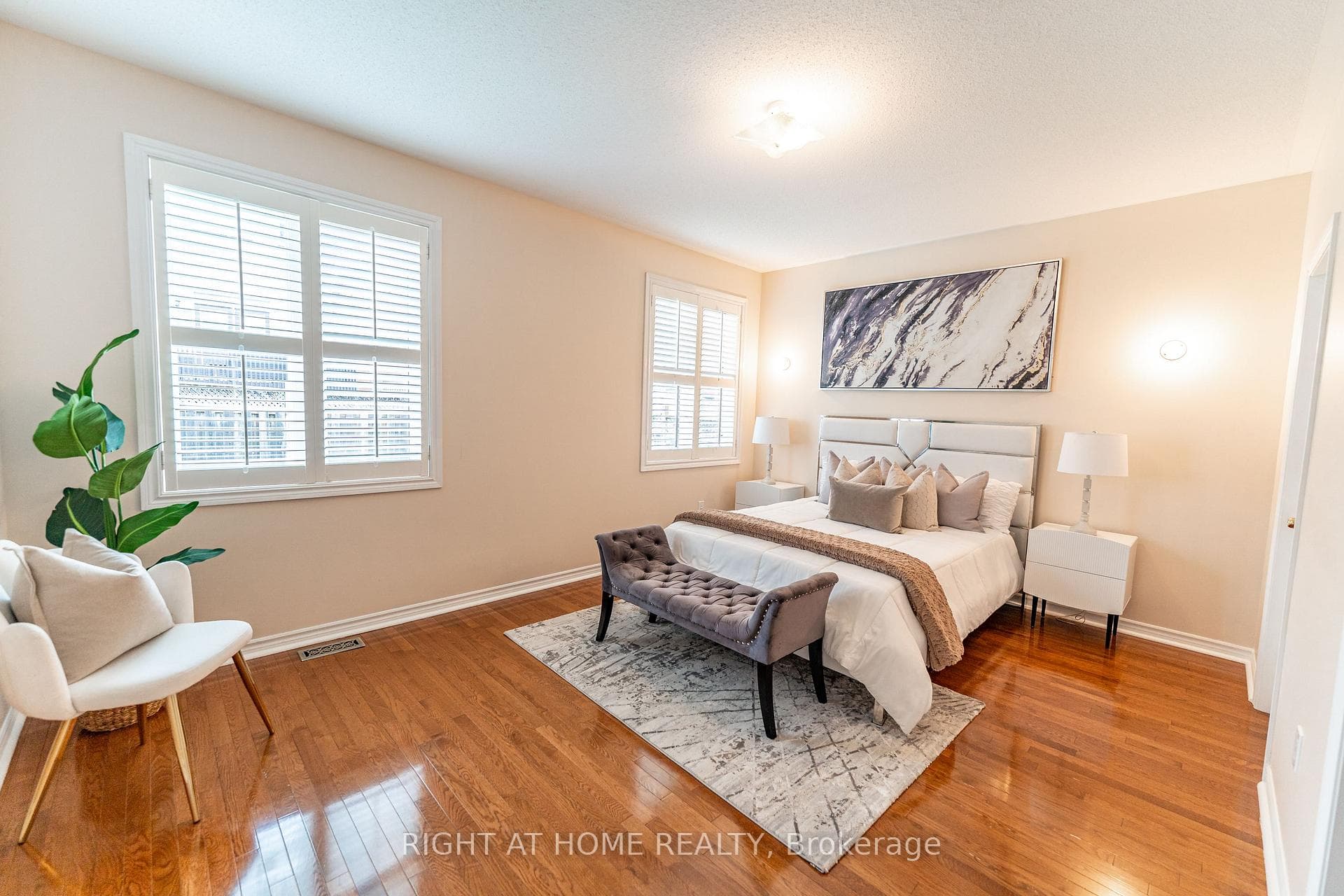44 Richgrove Drive photo 7