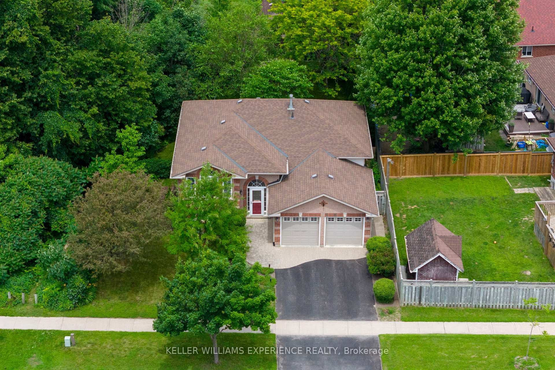 150 Mapleton Avenue photo 4
