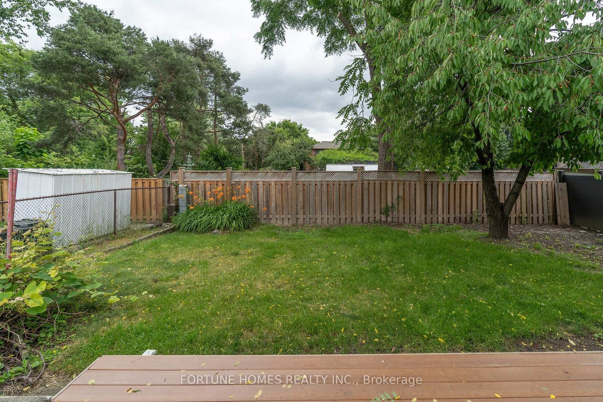 9 Vanguard Drive photo 40