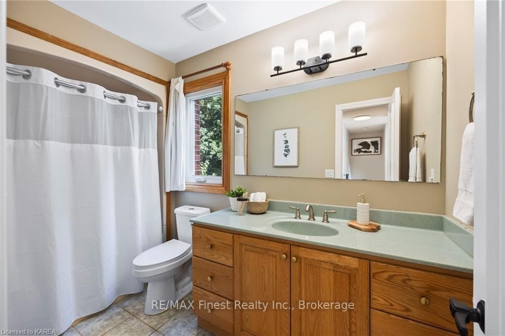 891 SAFARI Drive photo 31
