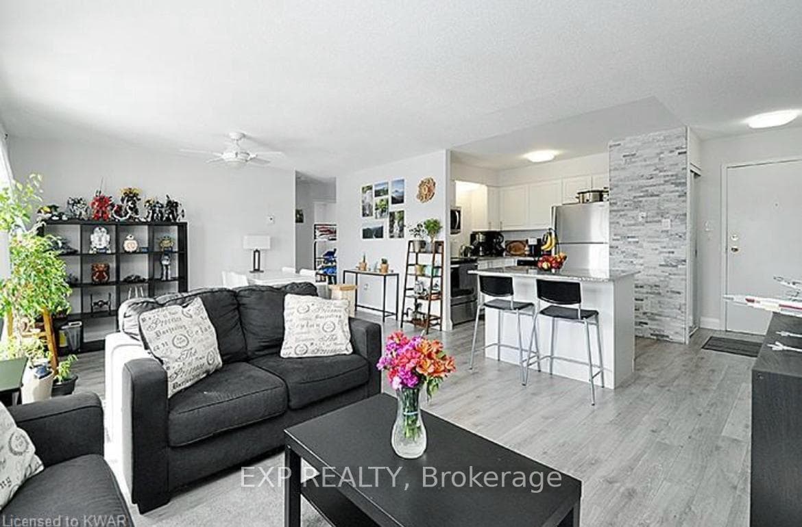 276 Eiwo Court Unit 302 photo 6