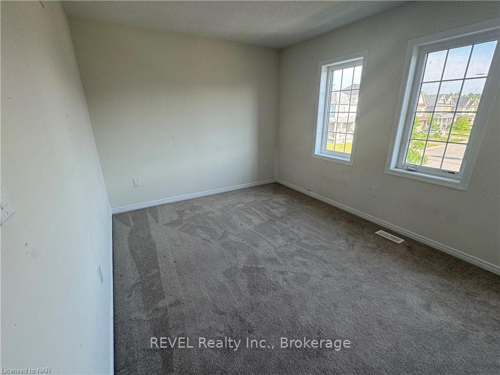 10 VAUGHN Drive photo 30
