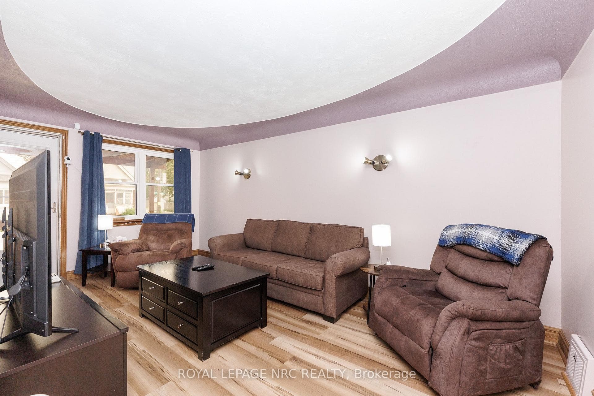 237 PALING Avenue photo 21