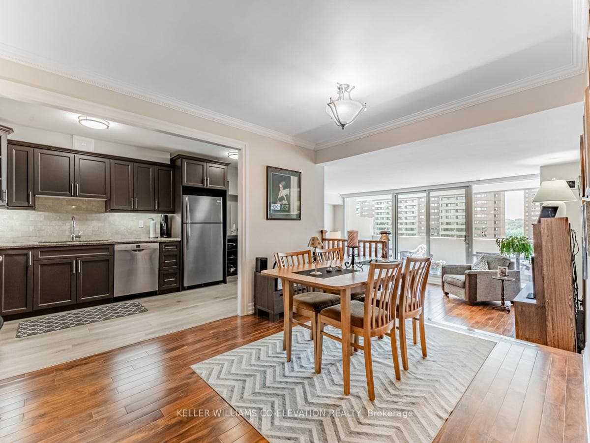Open Concept Living At It's Finest!