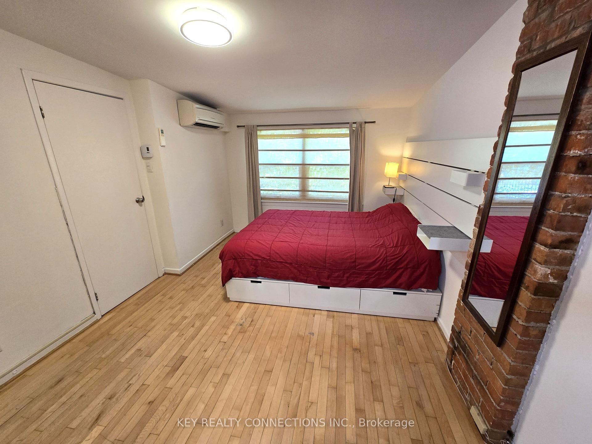 3rd floor accessory unit-Bedroom