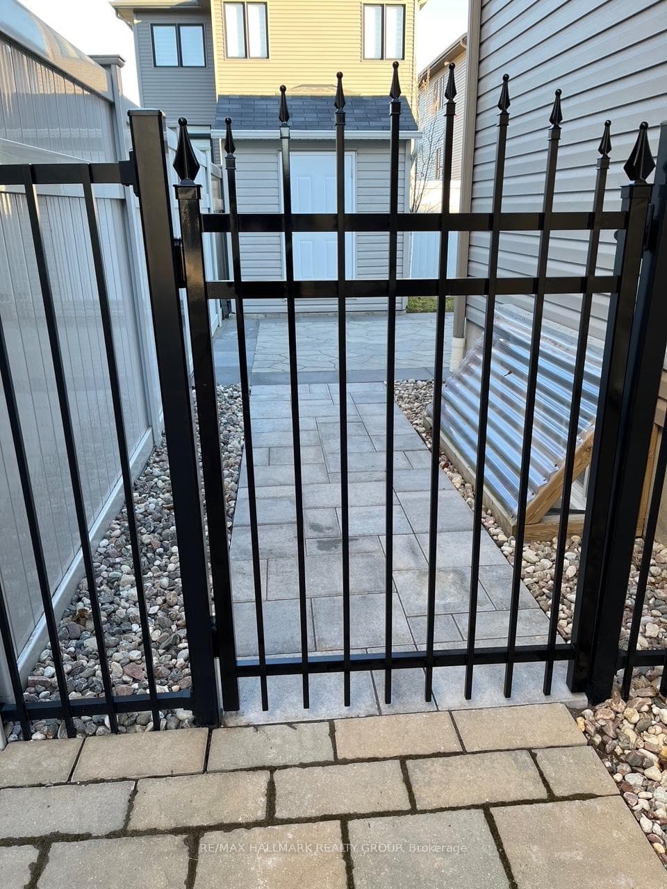 825 Platinum Street photo 40