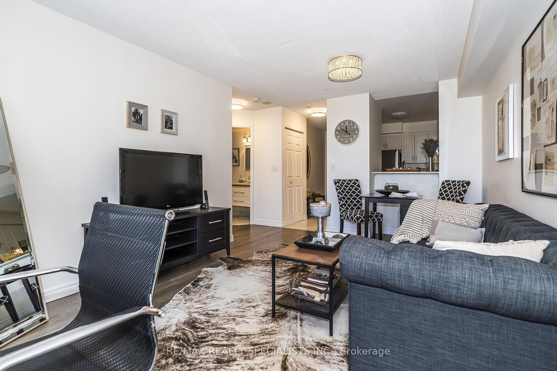 8 Pemberton Avenue Unit 711 photo 7