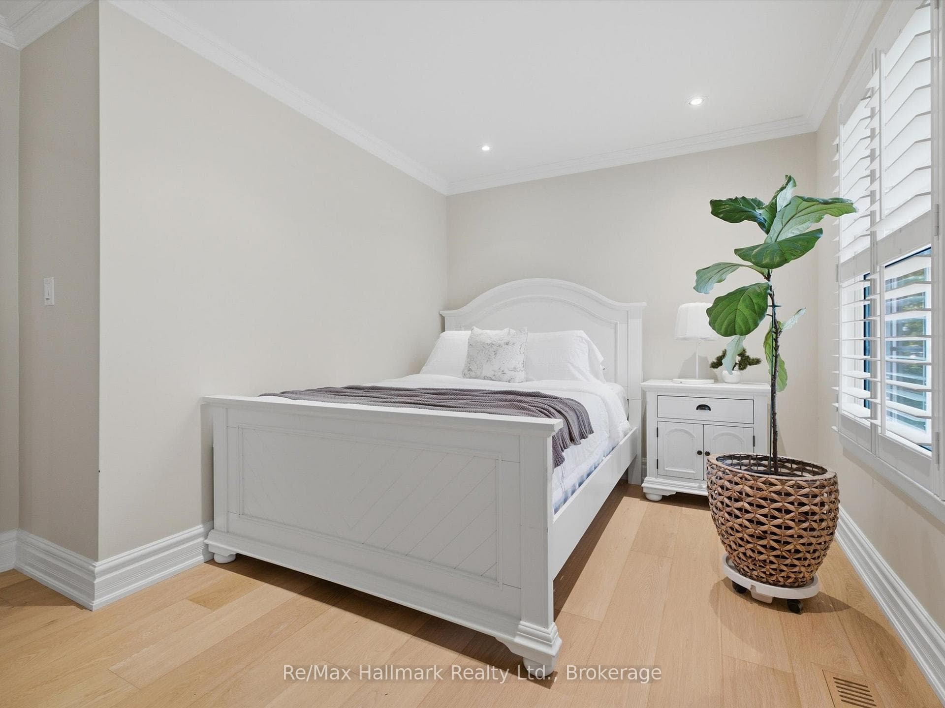 153 Cairncroft Road photo 34