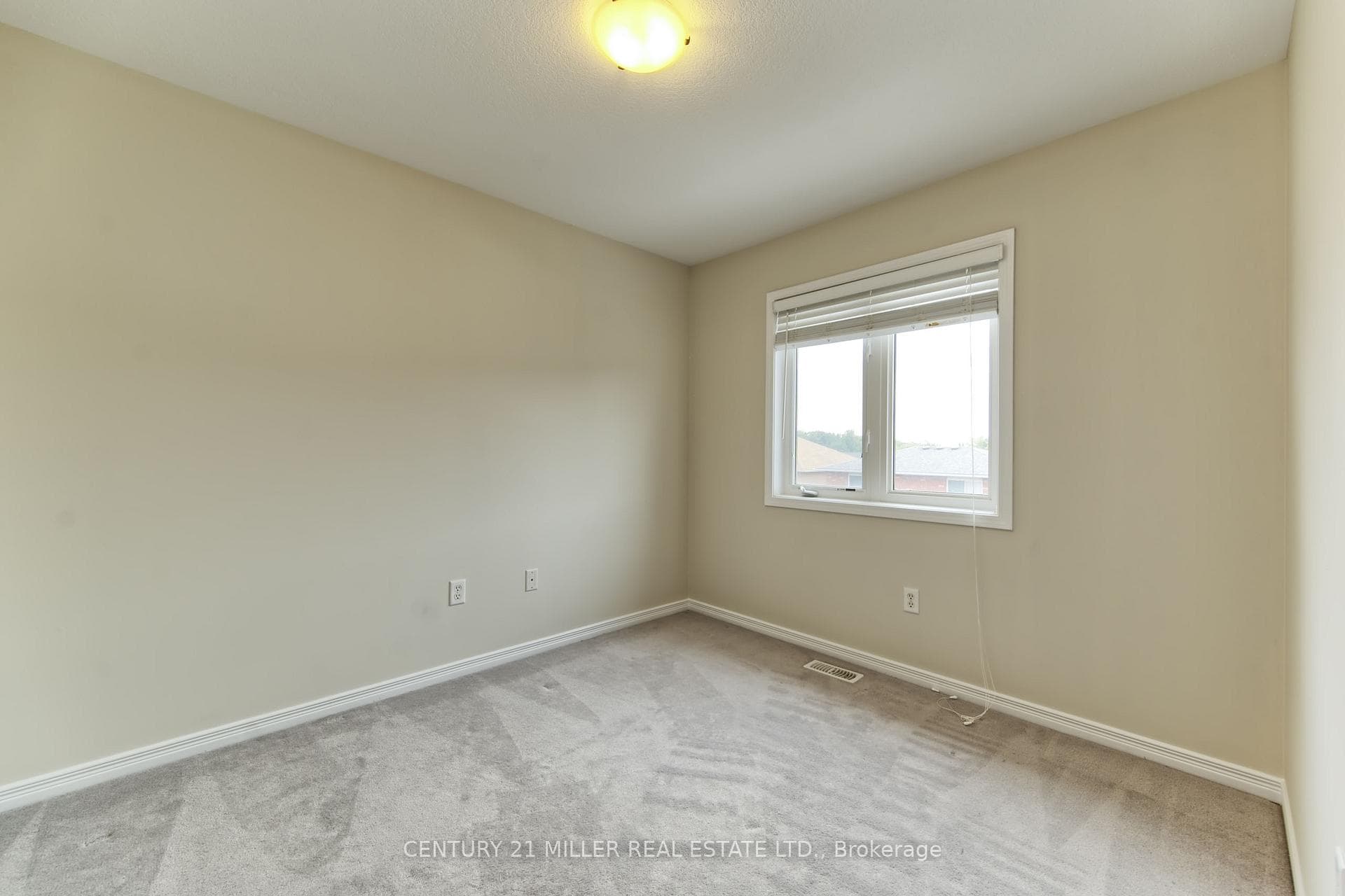 126 Merrilee Crescent photo 15