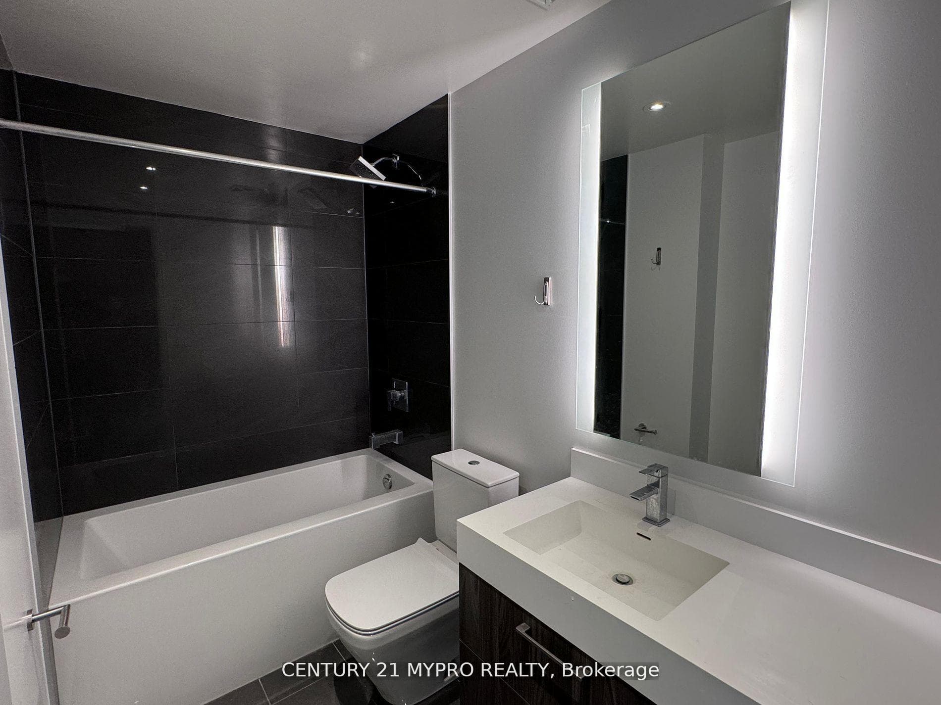 1 Yorkville Avenue Unit 3603 photo 3