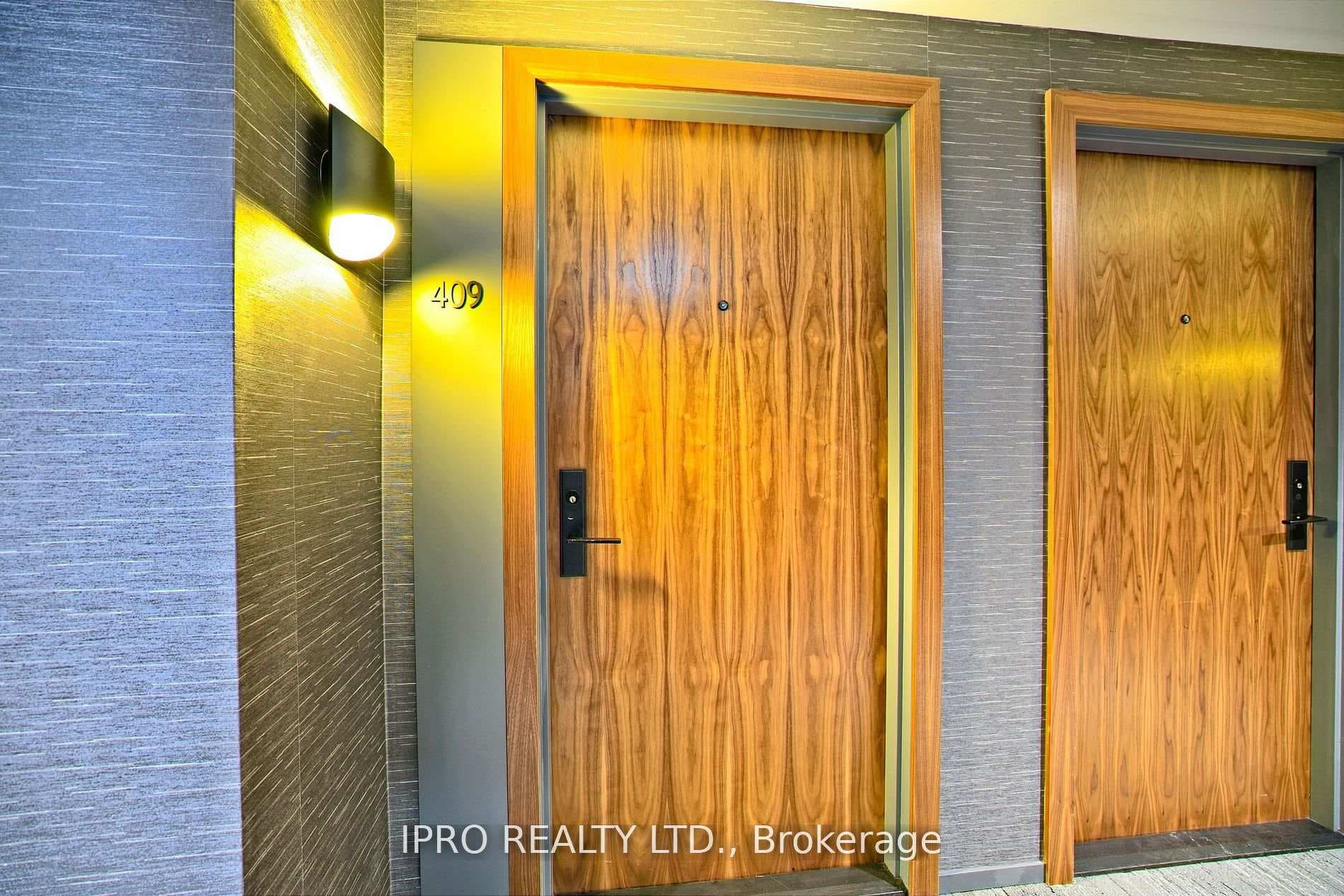 99 Foxbar Road Unit 409 photo 16