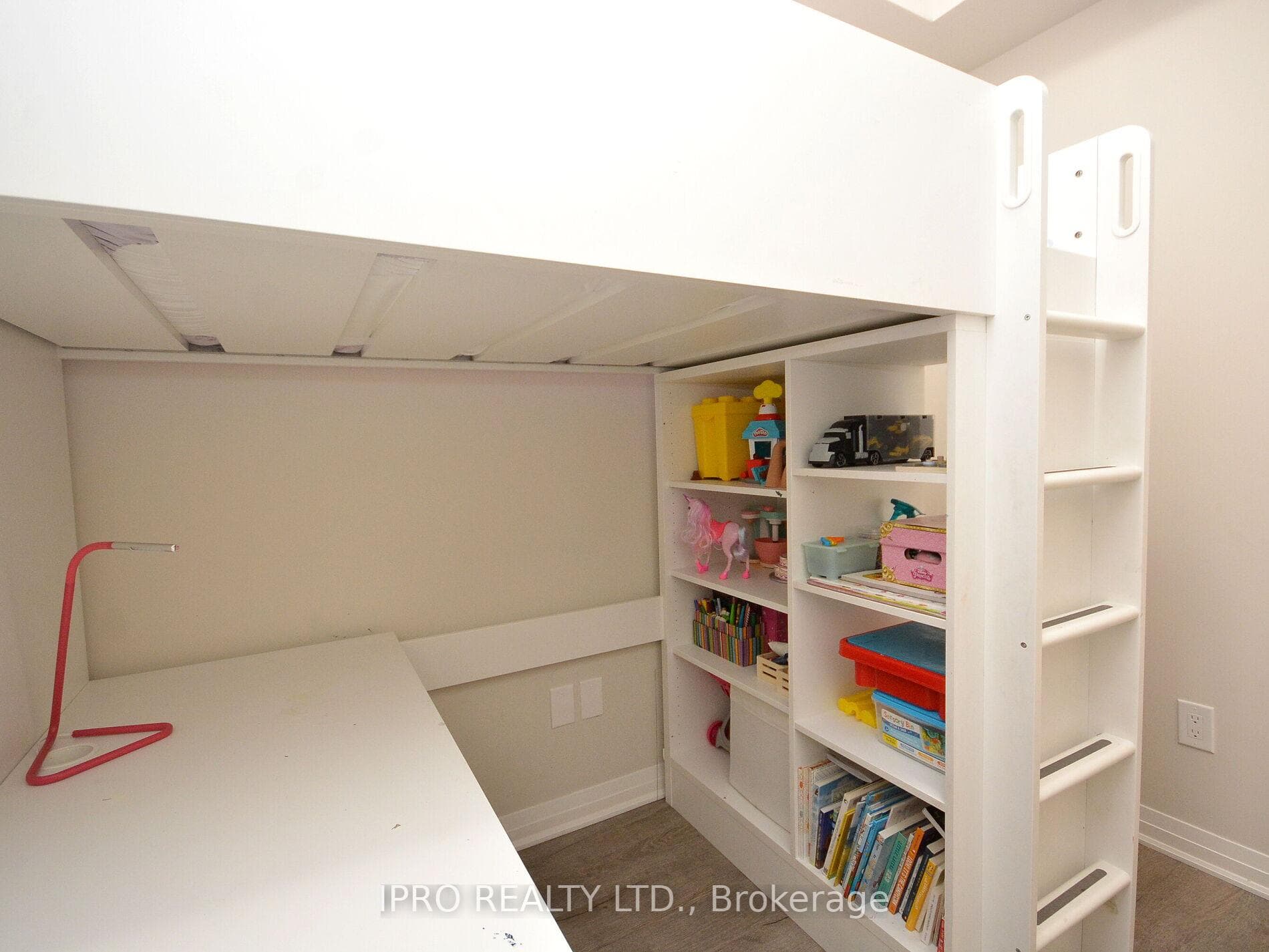 610 Farmstead Drive Unit 128 photo 23