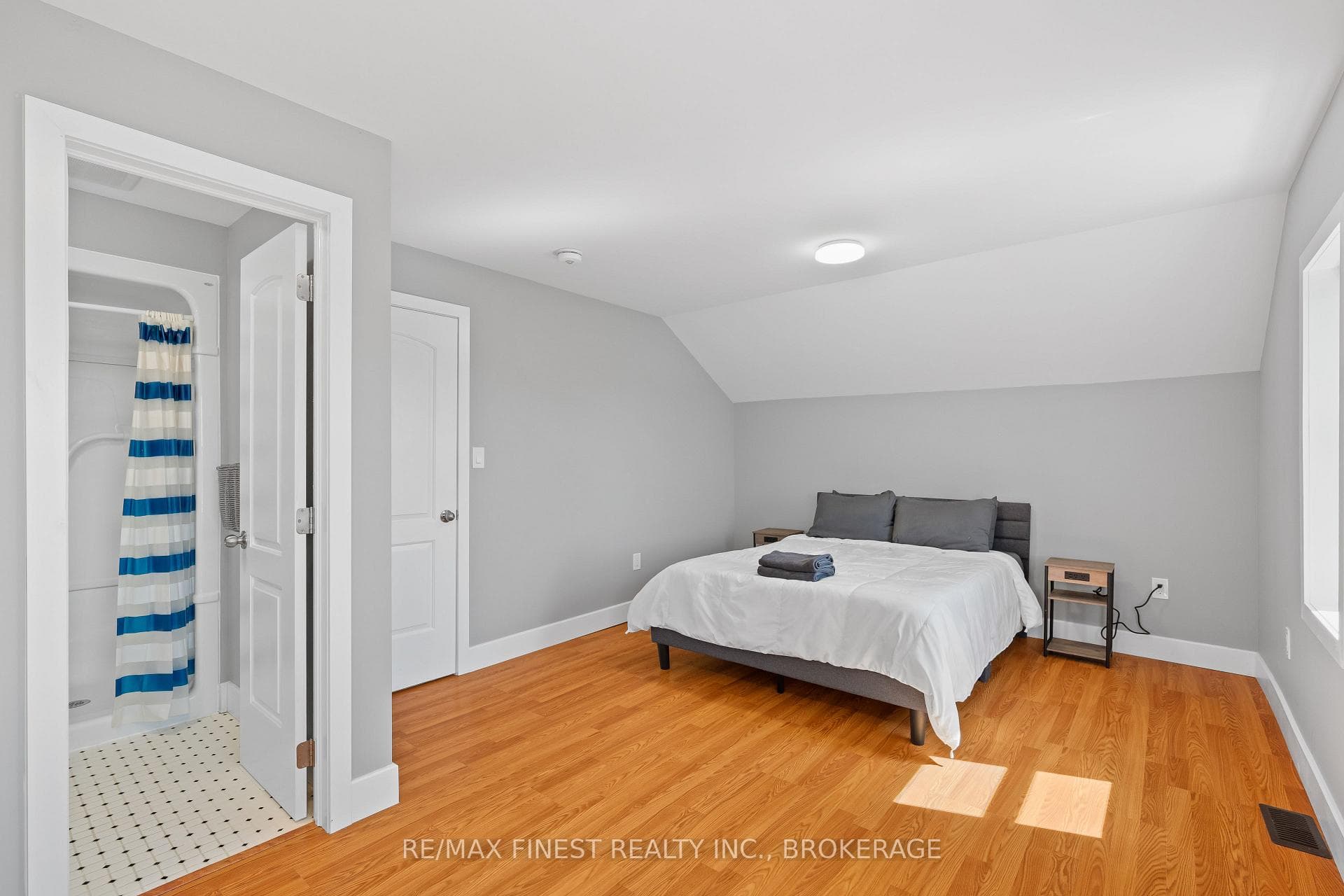2405 Mcintyre Road photo 18