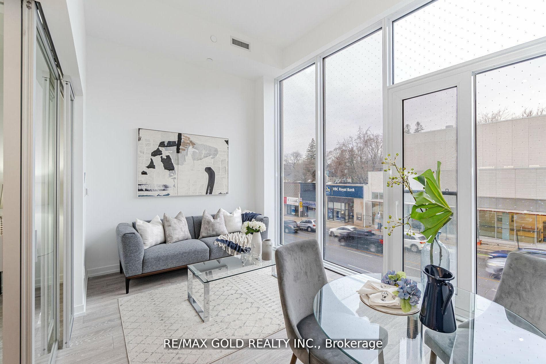 2020 Bathurst Street Unit 216 photo 7