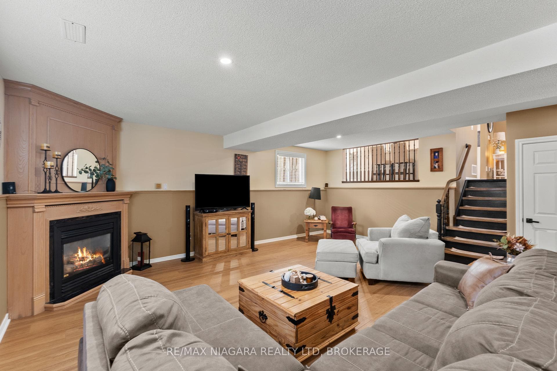 5991 ANDREA Drive photo 17
