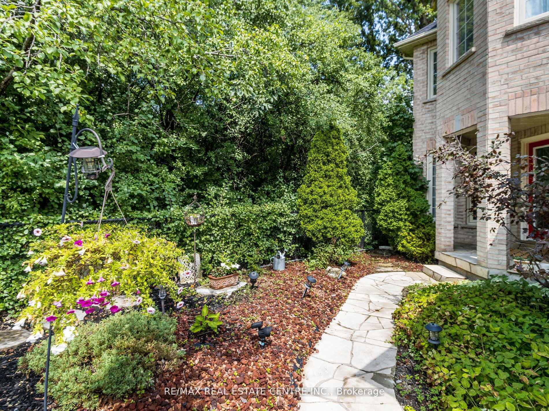 93 Drinkwater Road photo 2