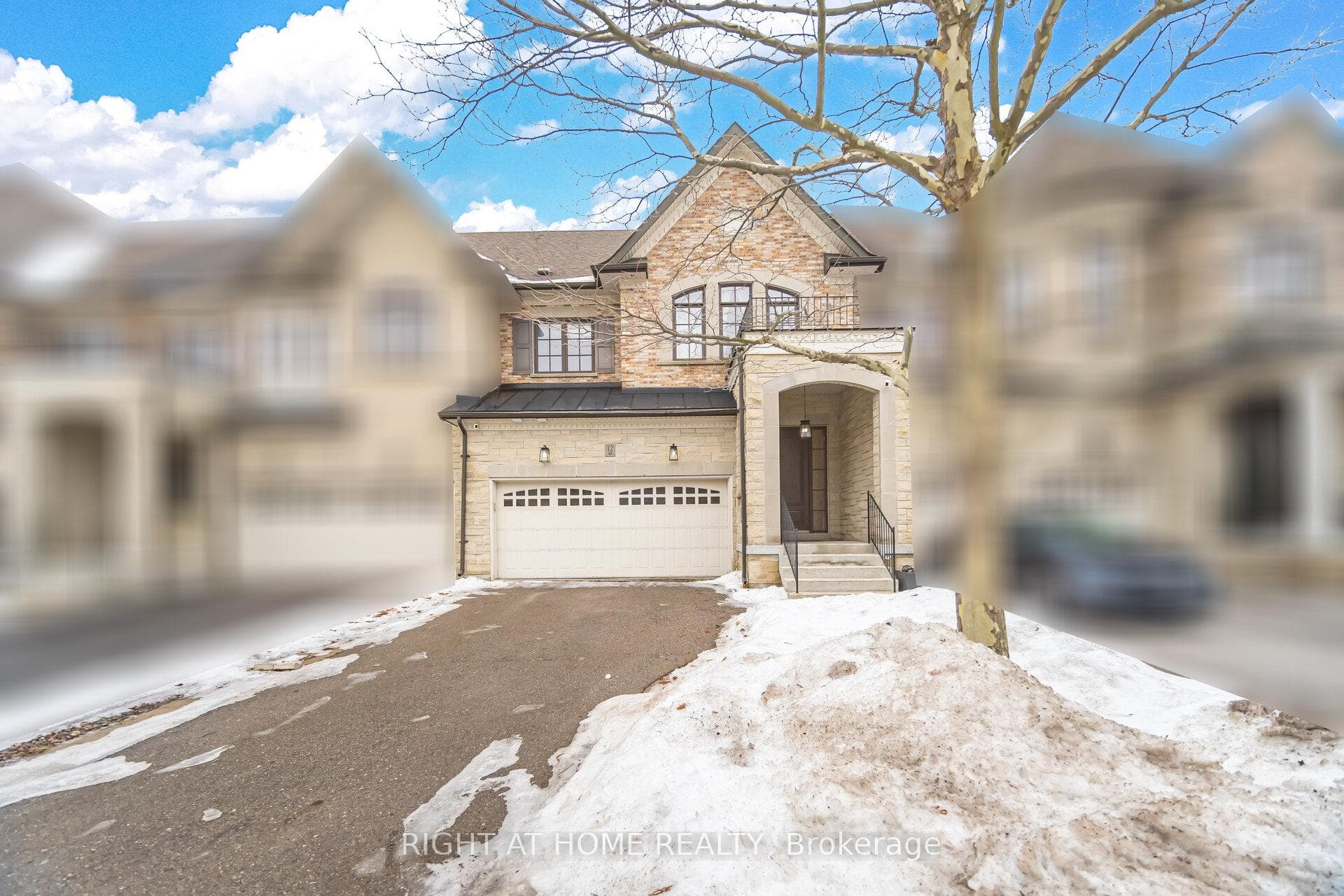 12 Jenny Thompson Court photo 2