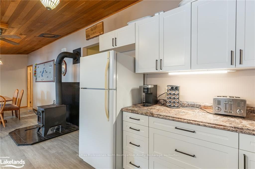 1043 BULLFROG BAY Drive photo 8