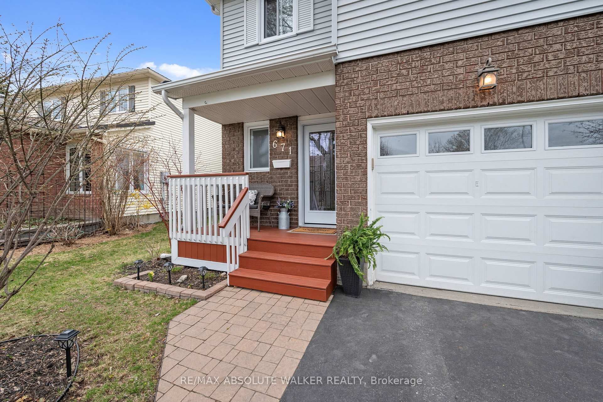 671 Mathieu Way photo 3