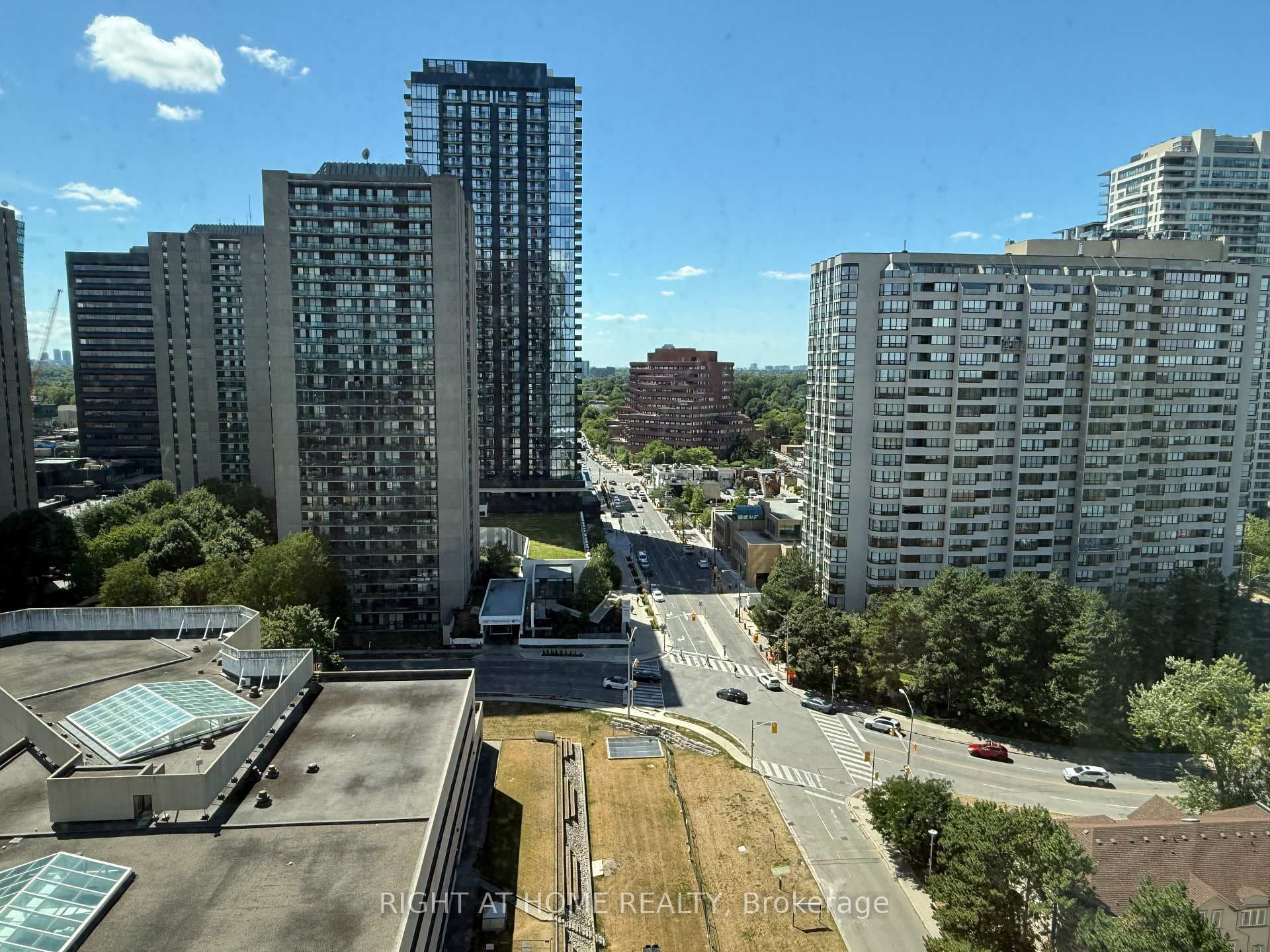 88 Sheppard Avenue Unit 1807 photo 8