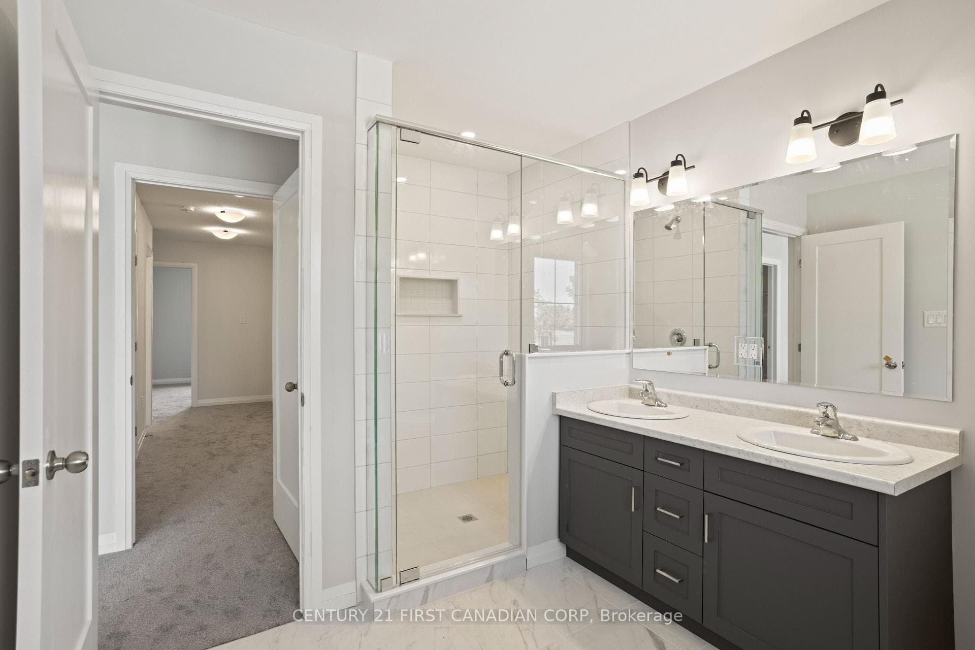 6905 HEATHWOODS Avenue photo 20