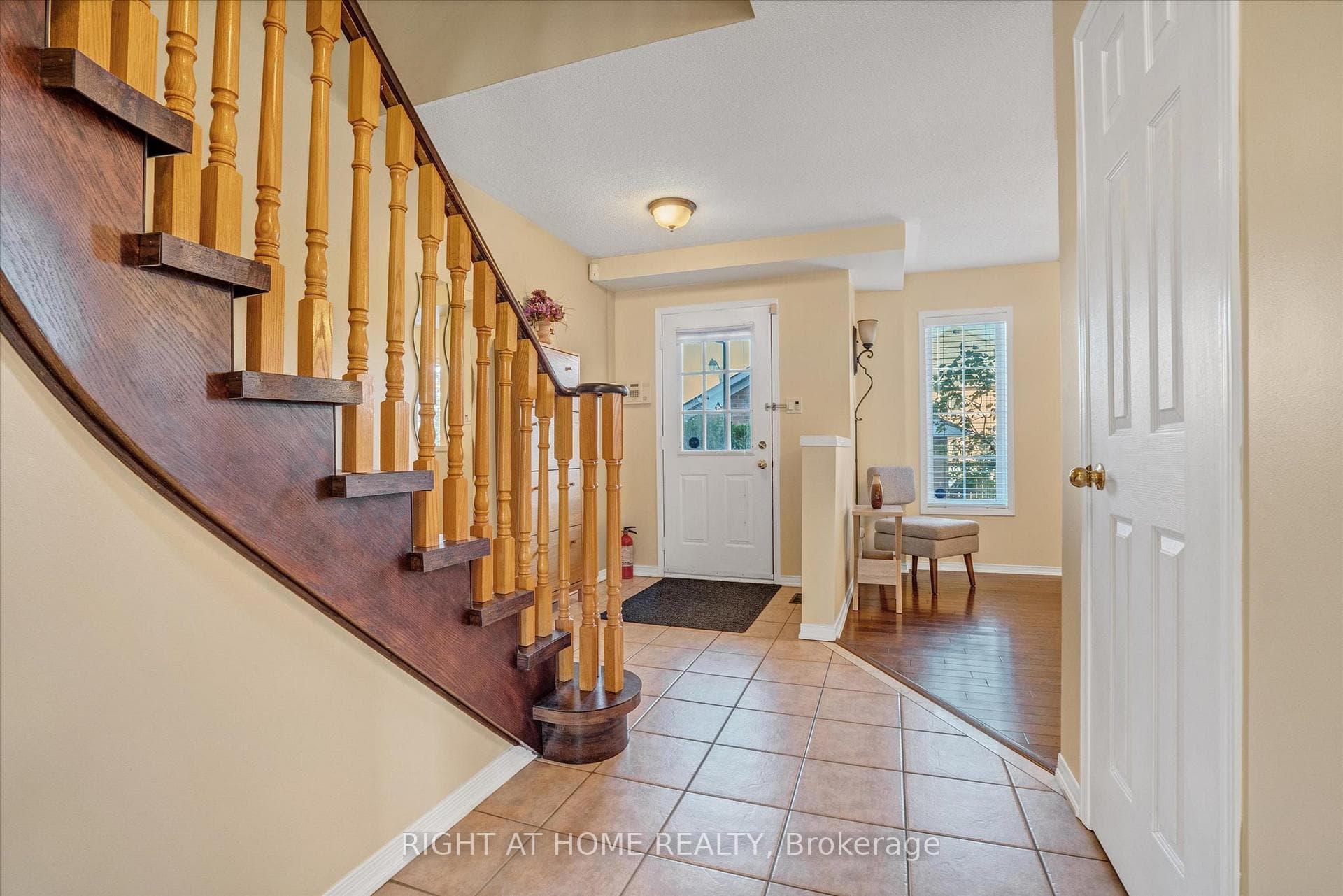 Hallway/Foyer