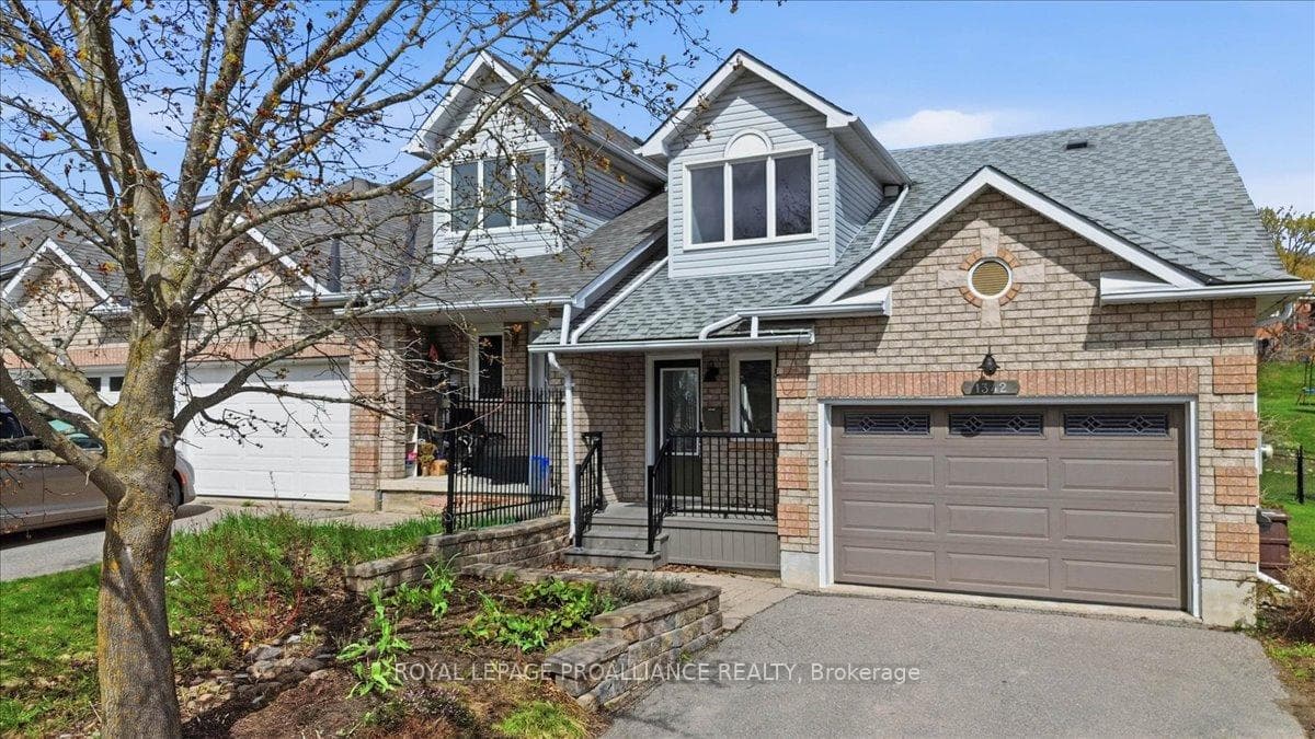 1342 Eagle Crescent photo 3