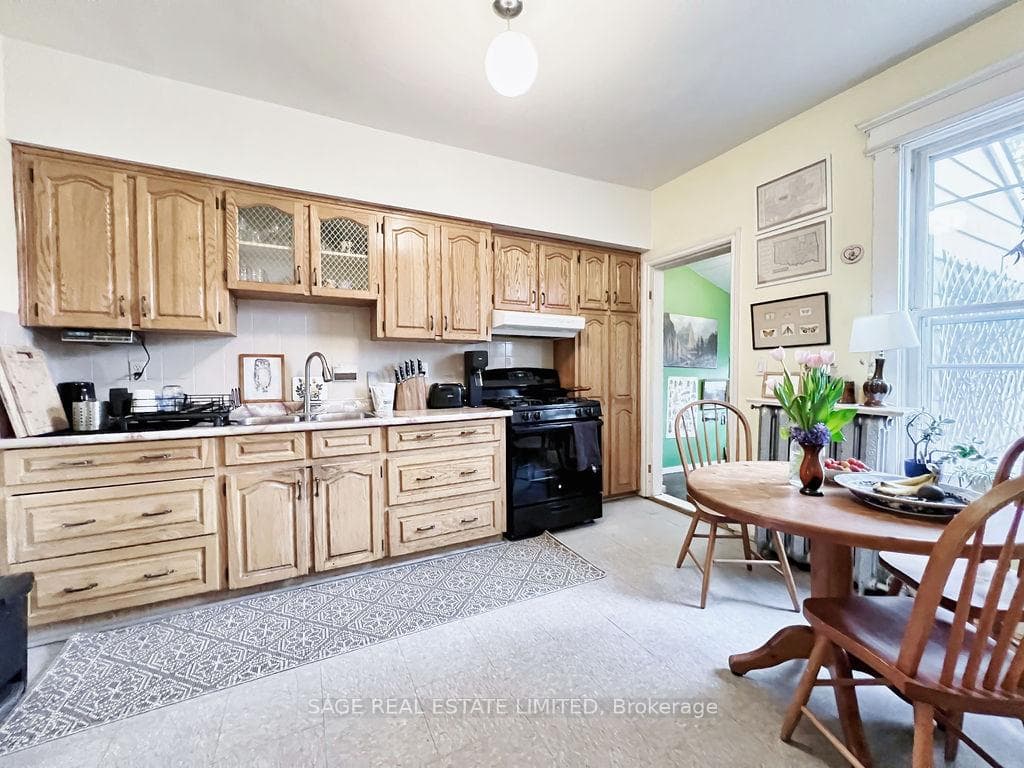 Main Floor/Bsmt Apt Kitchen