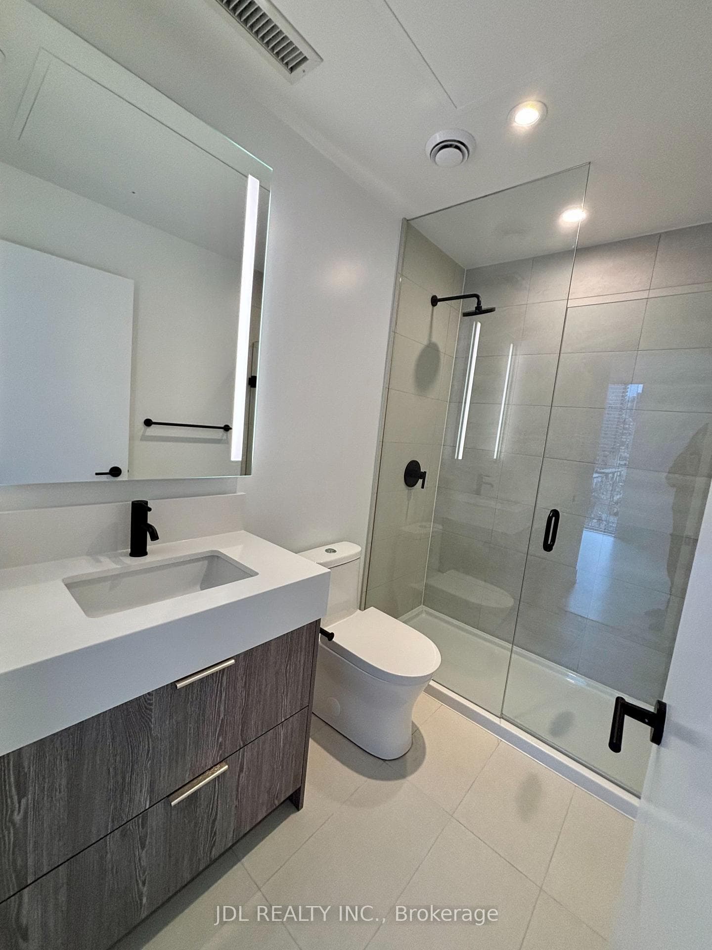 308 Jarvis Street Unit 817 photo 4