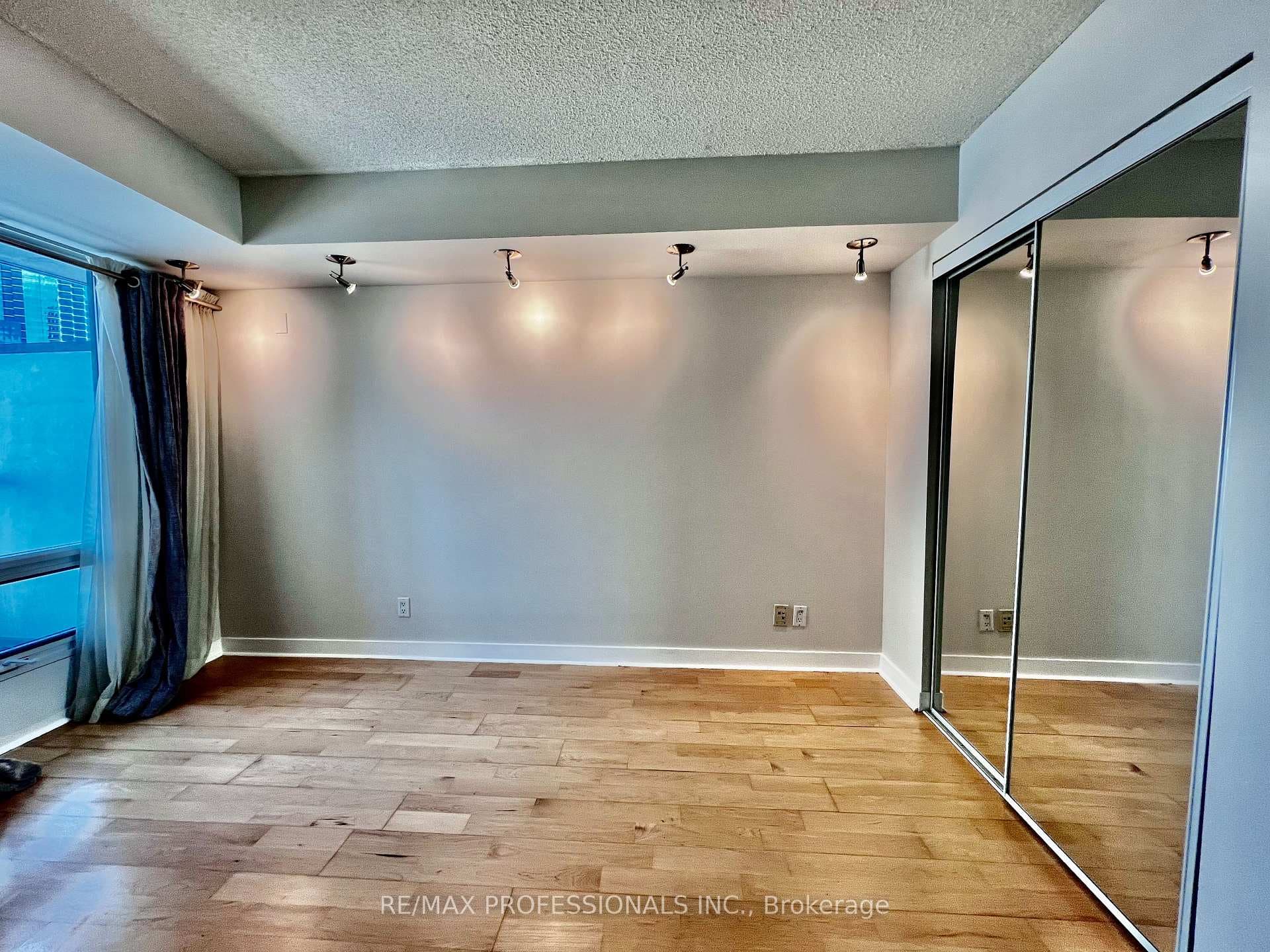 361 Front Street Unit 812 photo 15