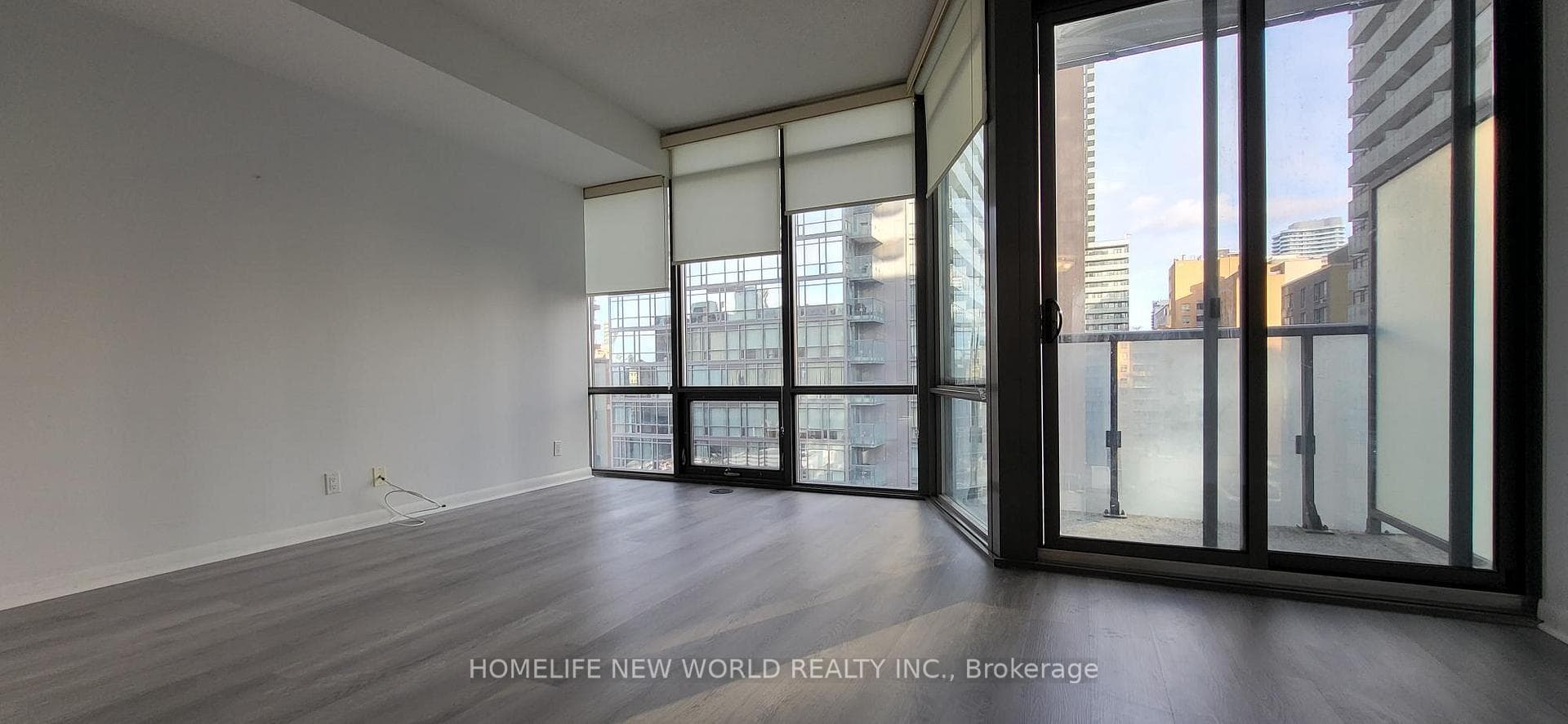 832 Bay Street Unit 807 photo 11