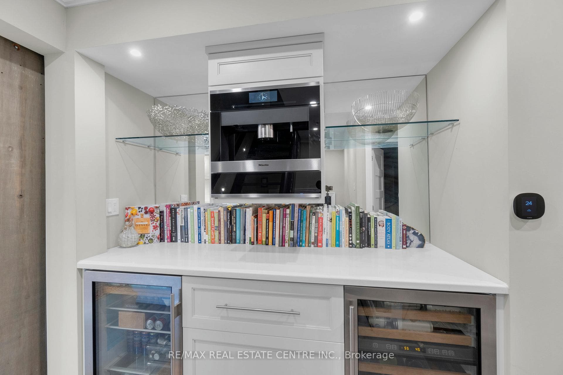 1175 Derry Road photo 22
