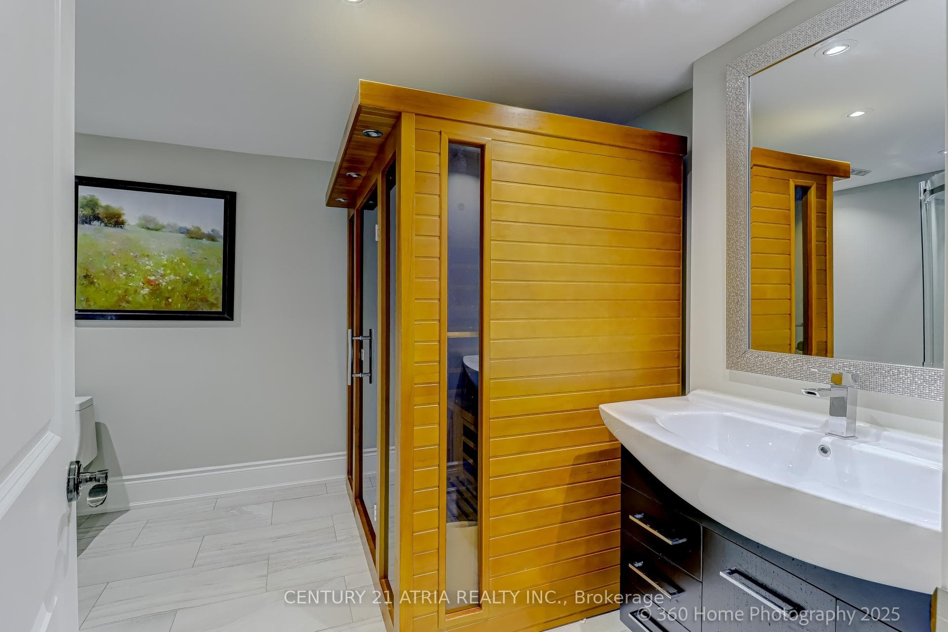 27 Glacier Court photo 16
