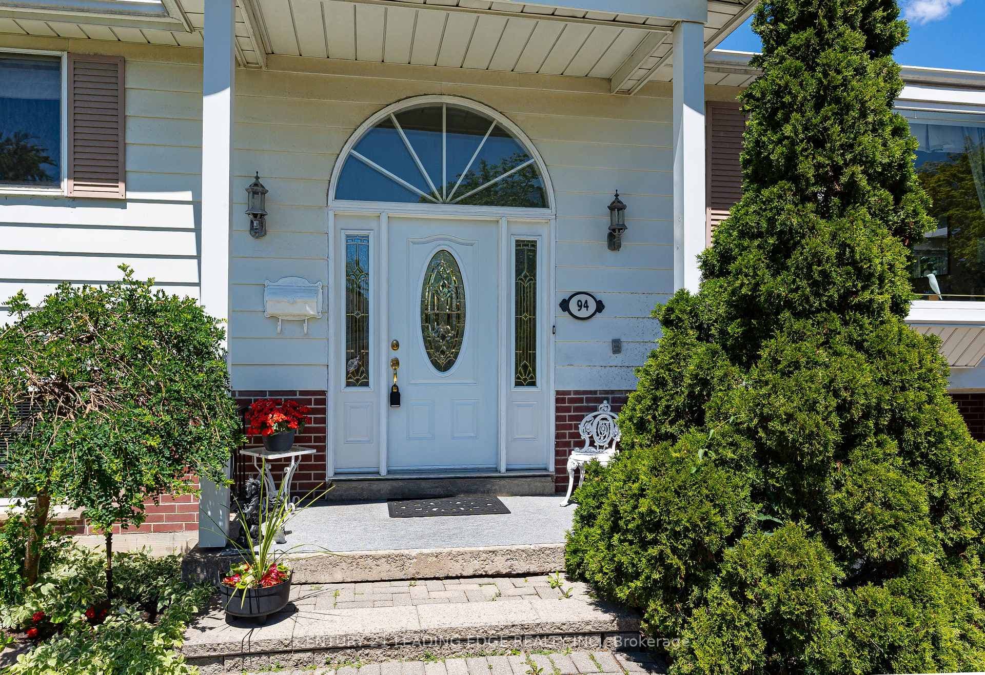94 Southdale Drive photo 3