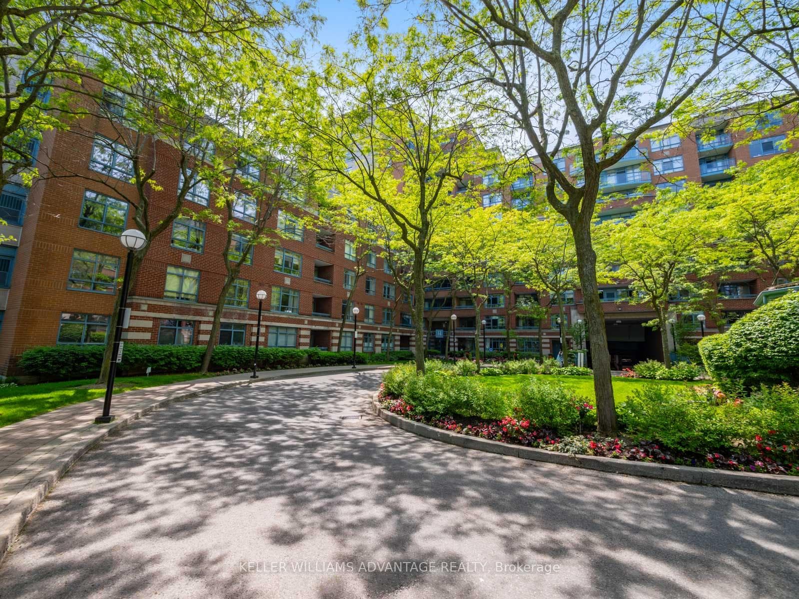 1093 Kingston Road Unit 1005 photo 1