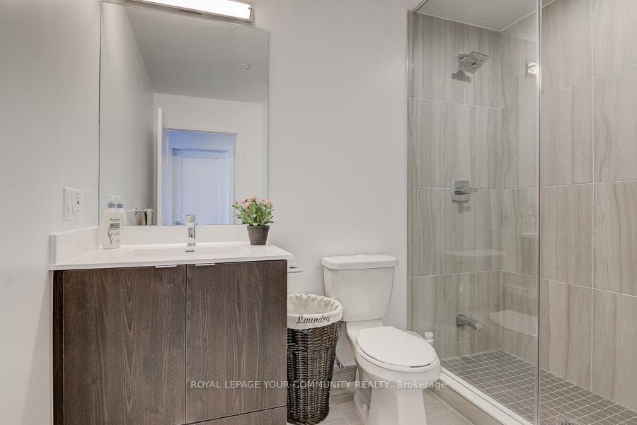 225 Village Green Square Unit 1010 photo 8