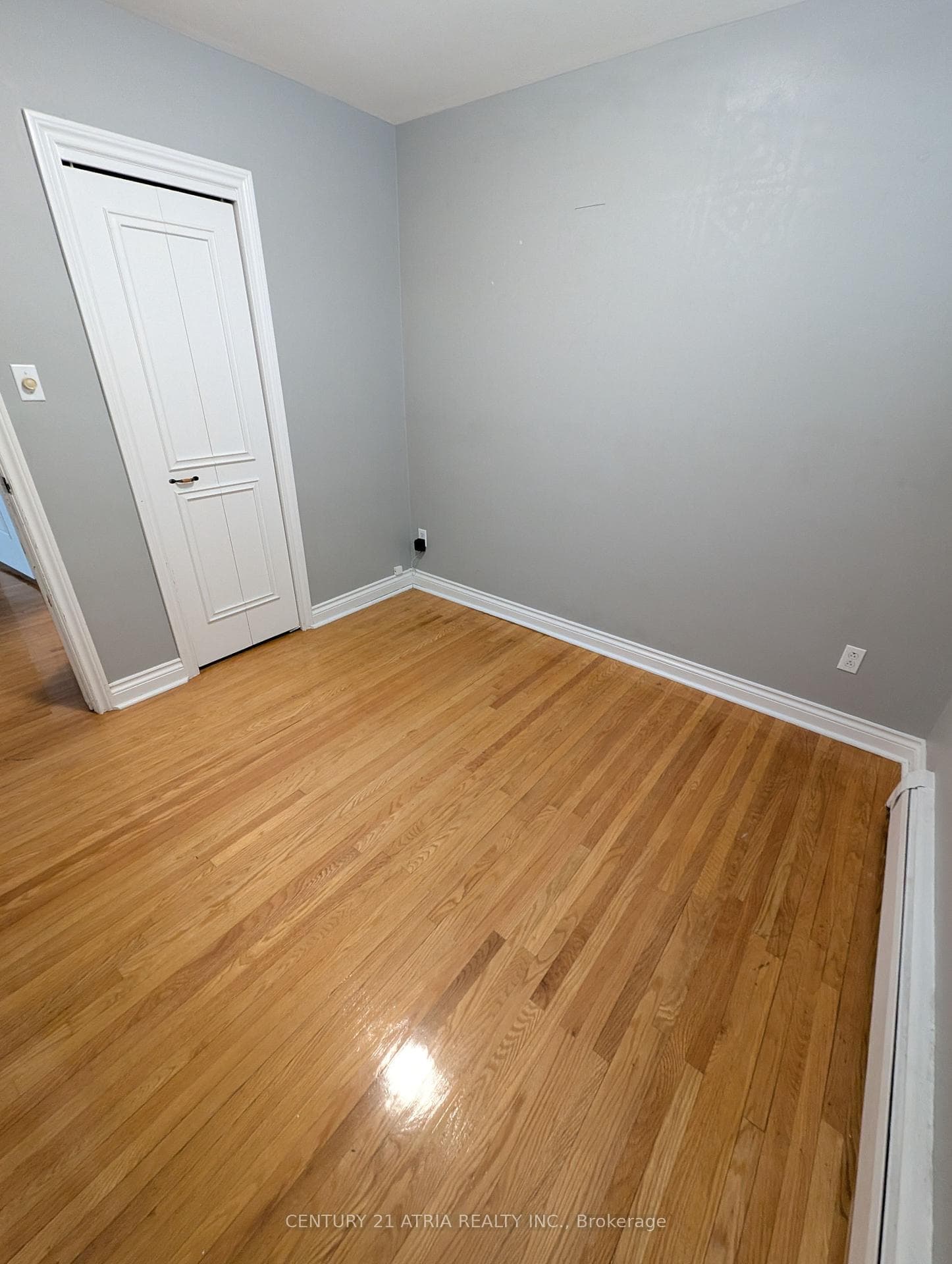 731 Lawrence Avenue Unit 2 photo 9