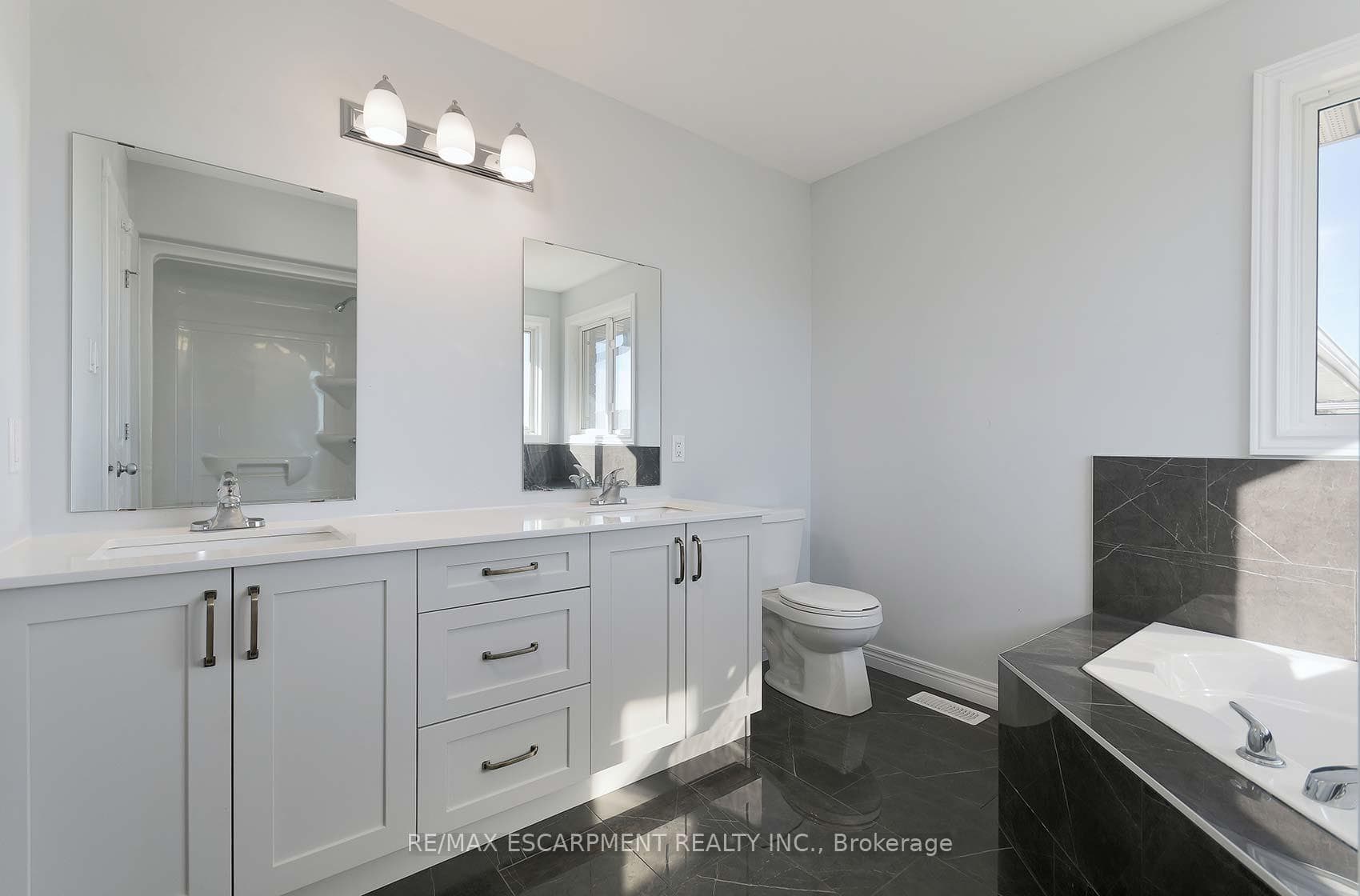 901 Bamford Terrace photo 17