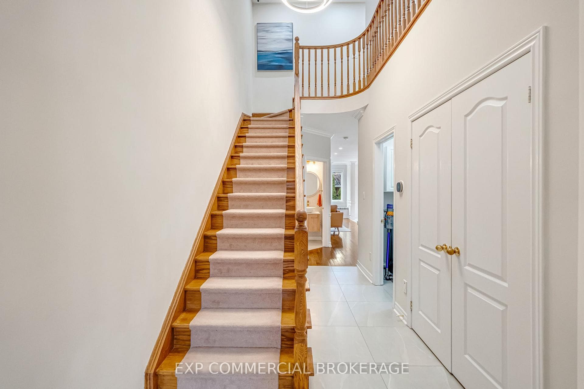 2264 Highcroft Road photo 4